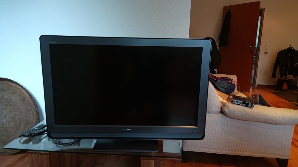 verschenke TV Sony KDL-40W4000 (42-Zoll-LCD-TV)+DVD-c Tuner.