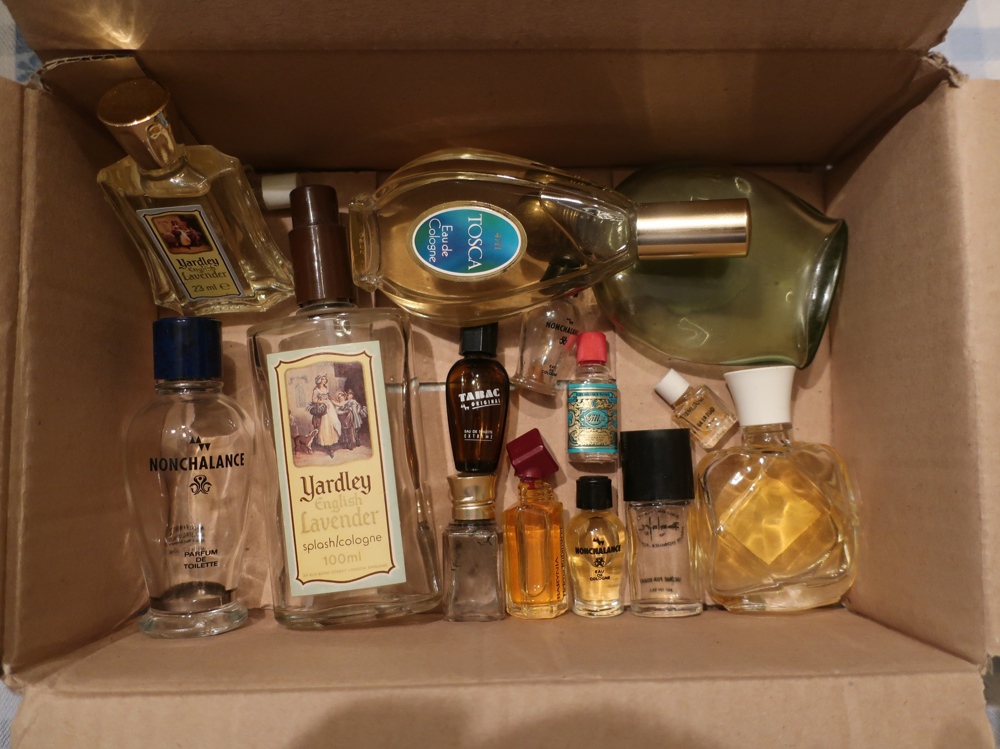 Sammlung von Parfumfläschchen (teil-)leer  (15 Stück) zu verschenken 