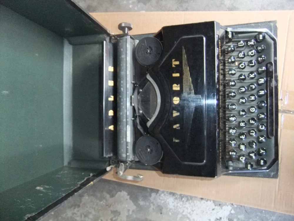 Ältere Adler Schreibmaschine