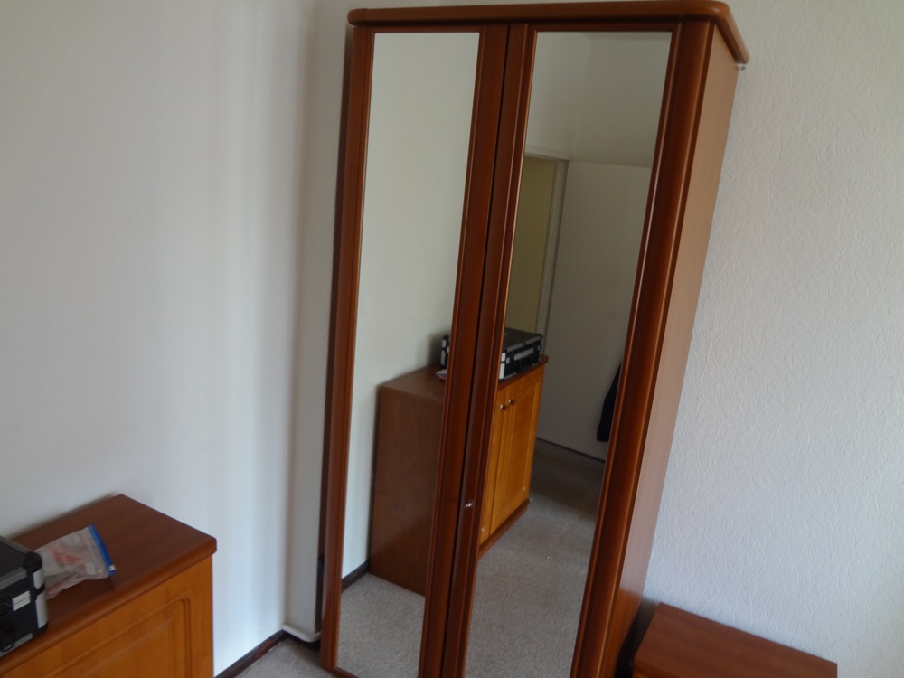 Kleiderschrank Kirschholz, 2 Spiegel Türen, B 100 cm H 230 cm T 60 cm