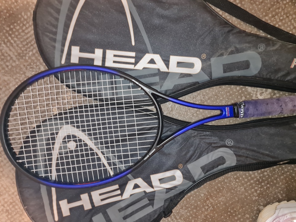 Verschiedene Squash Schläger und Tennisschläger