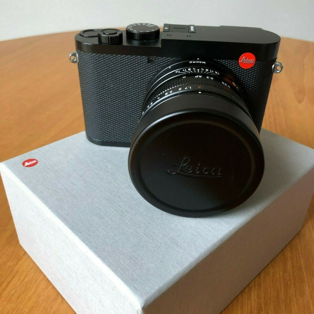 Leica Q2 19050 mit allen Kartons und Dokumenten MINT