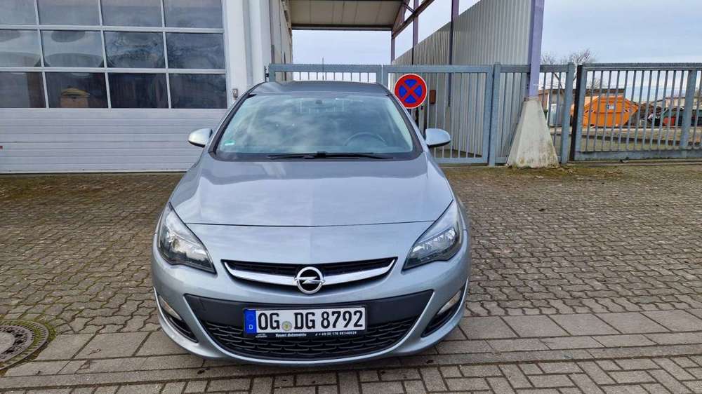 Opel Astra J Lim. 5-trg. Active TÜV  SERVICE NEU