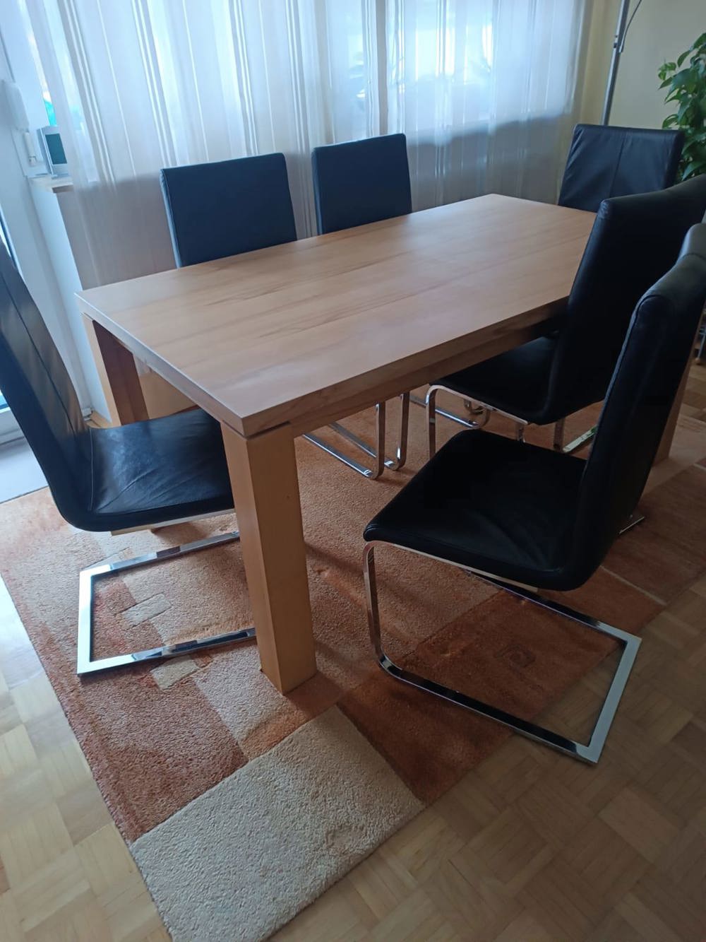 Tisch und Stühle *Wohnungsauflösung*
