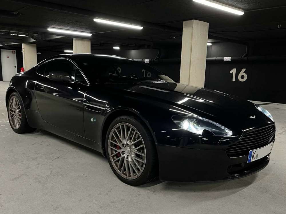 Aston Martin V8 Vantage Sportshift