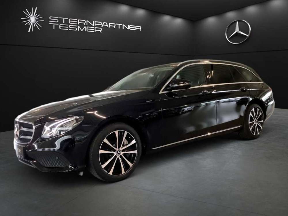 Mercedes-Benz E 300 de T AVANTGARDE+COMAND+360°+AHK+LED+AMBIENTE