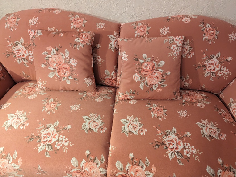 Sofa mit Blumen 