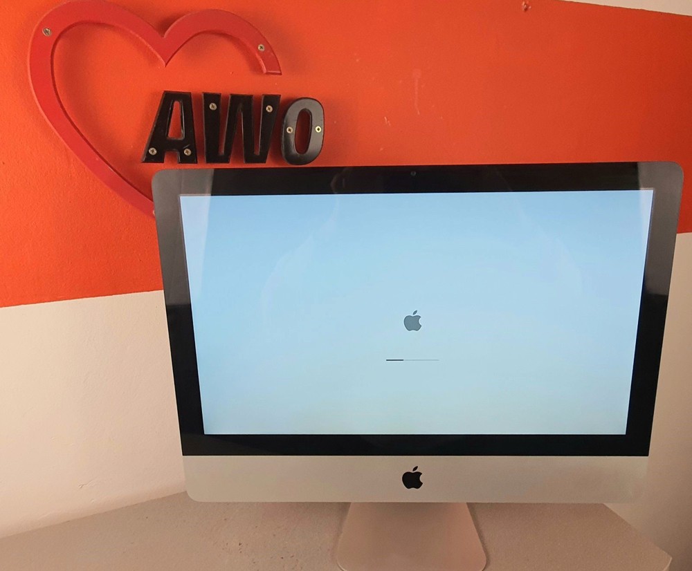 iMac 21,5" (Ende2009) (inv#00557)