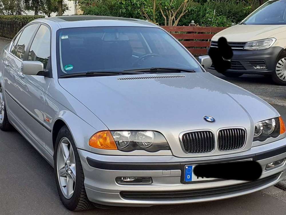 BMW 323 323i