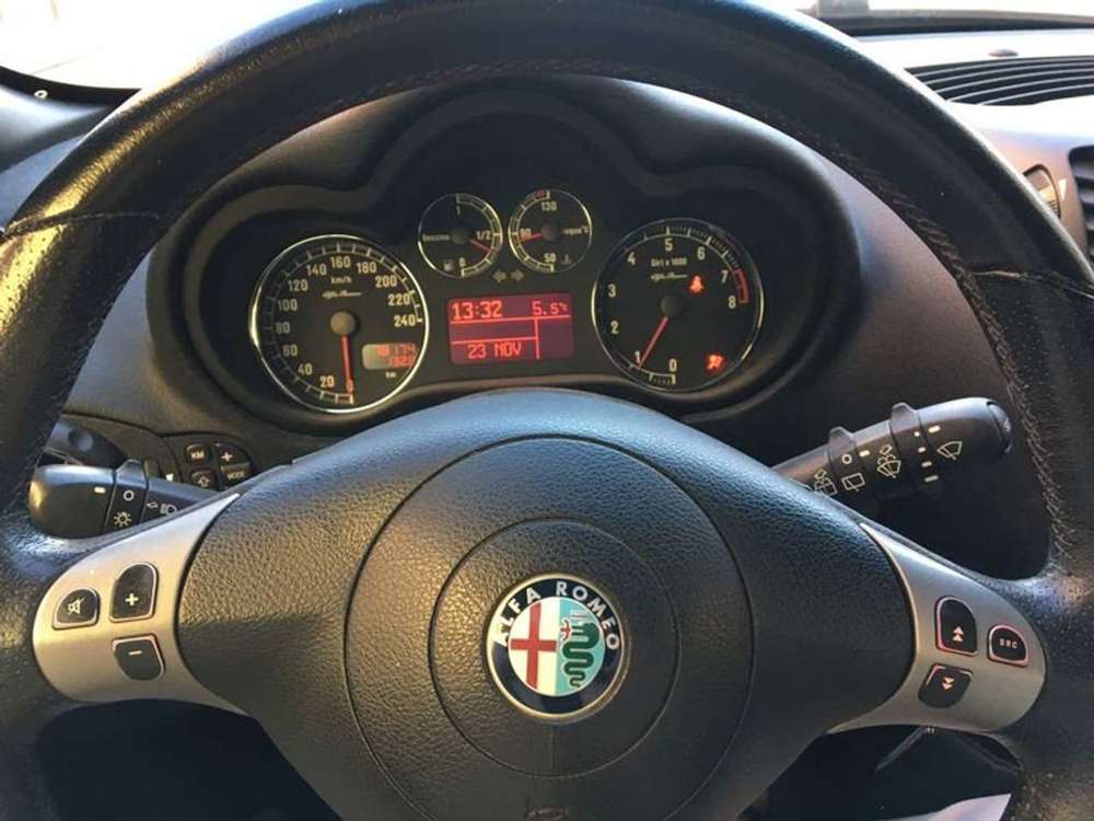 Alfa Romeo 147 147 1.6 Twin Spark Distinctive Sport