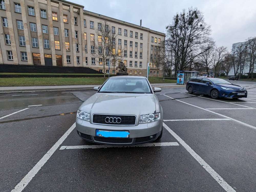 Audi A4 2.0 S line