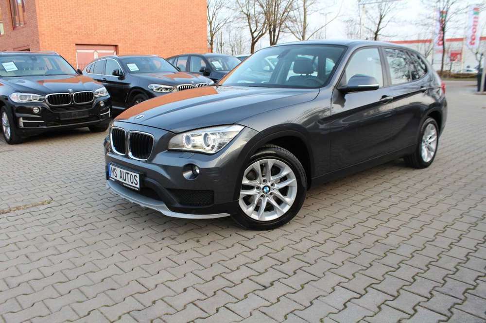 BMW X1 Baureihe xDrive 20i*Panorama*Navi*Kamera*W+So