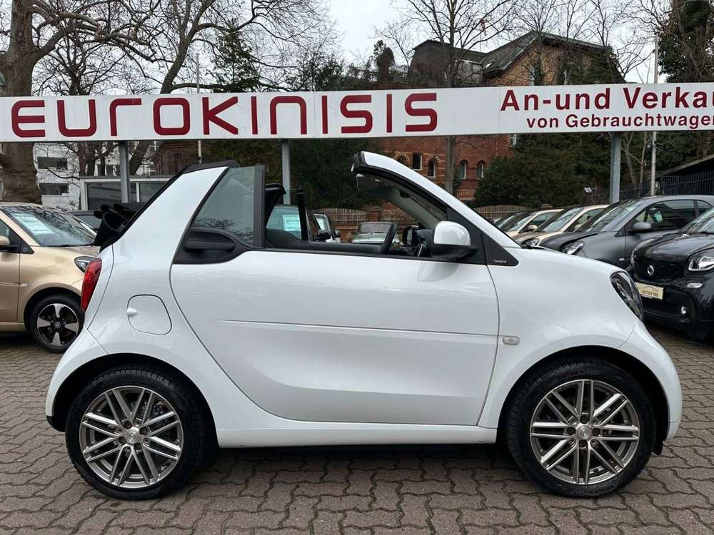 smart forTwo fortwo cabrio 66kW DCT *BRABUS*NAVI*SHZ*R-KAM*