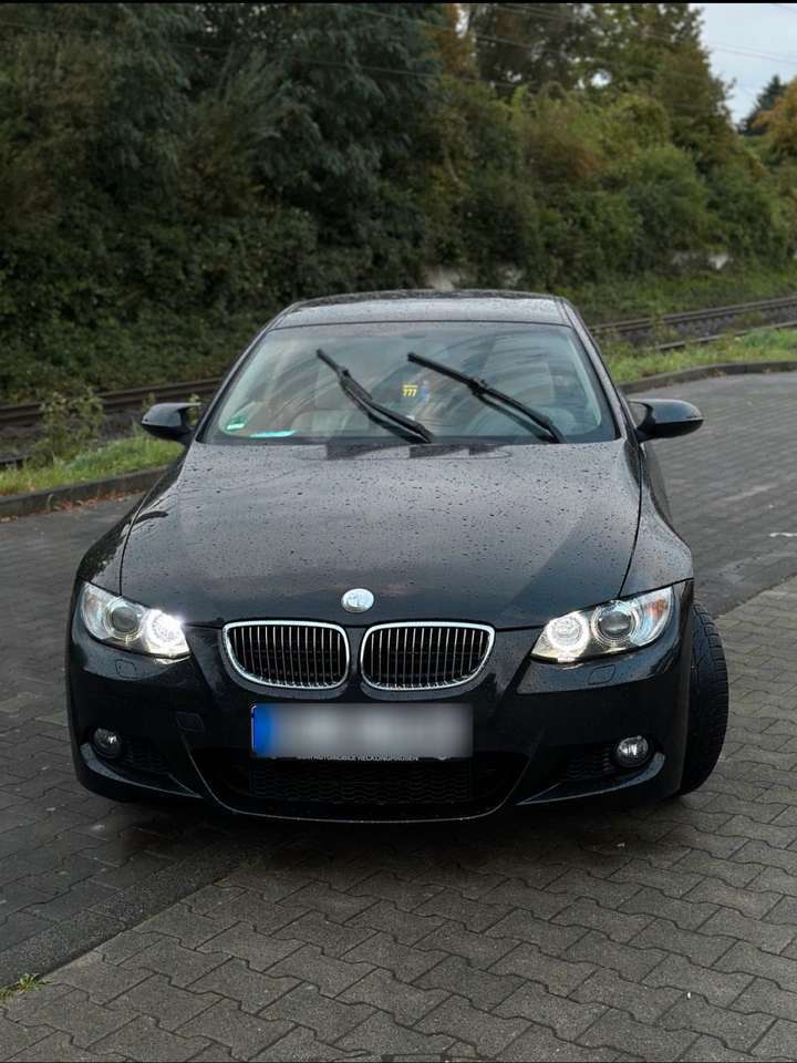 BMW 320 320i Coupe