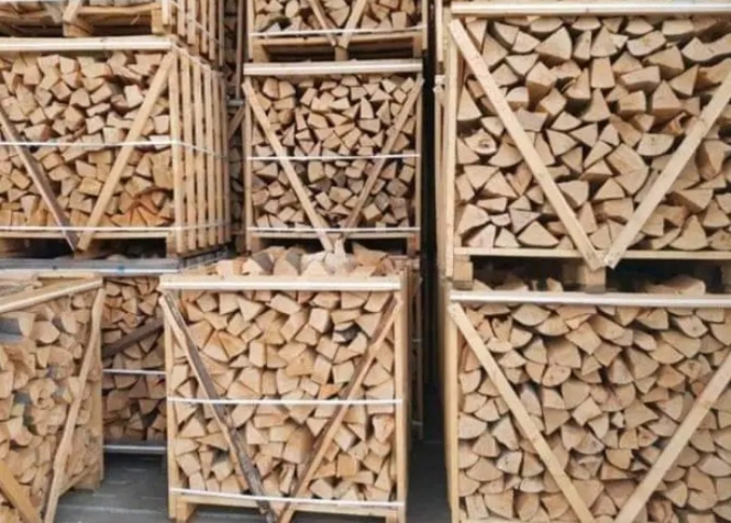 Wir sind eine Brennholzindustrie, BRENNHOLZ verfügbar 