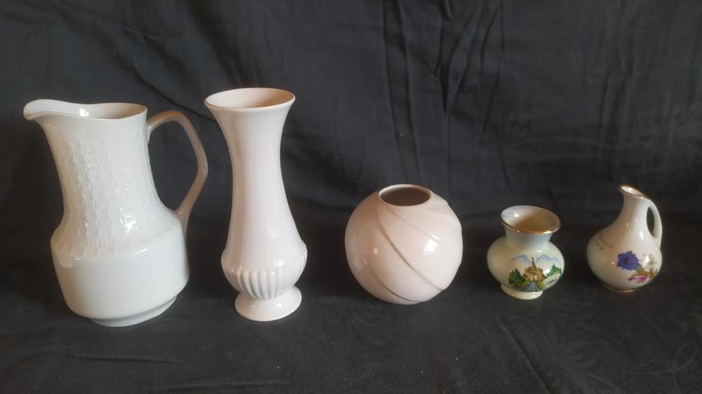 Haushaltauflösung: 5 Vasen weiß