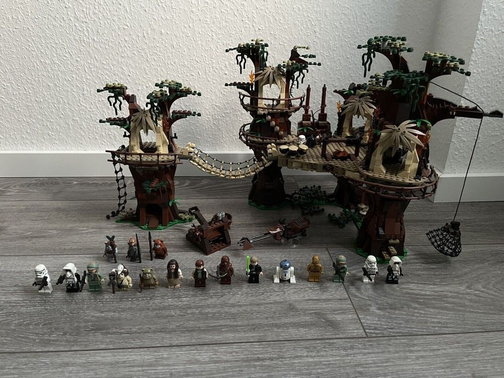   LEGO Star Wars: Ewok Village