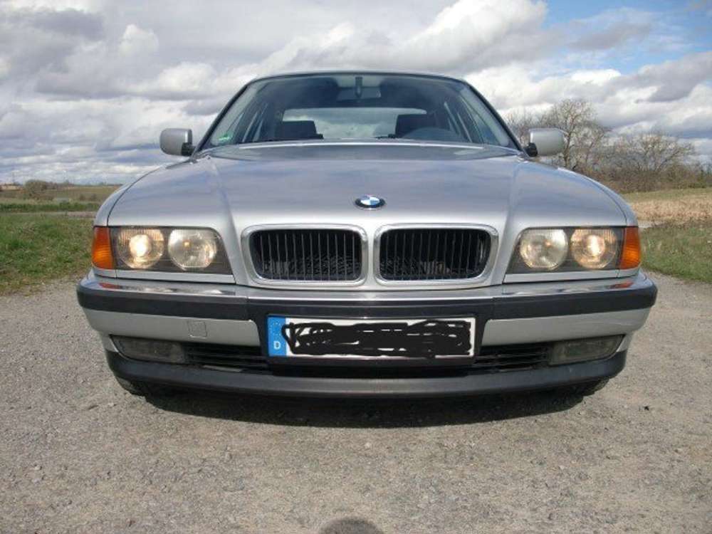BMW 735 735i