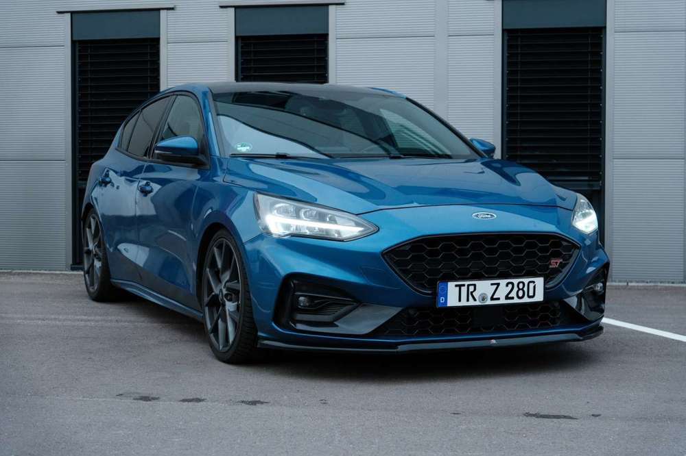 Ford Focus 2.3 EcoBoost SS Aut. ST mit Styling-Paket