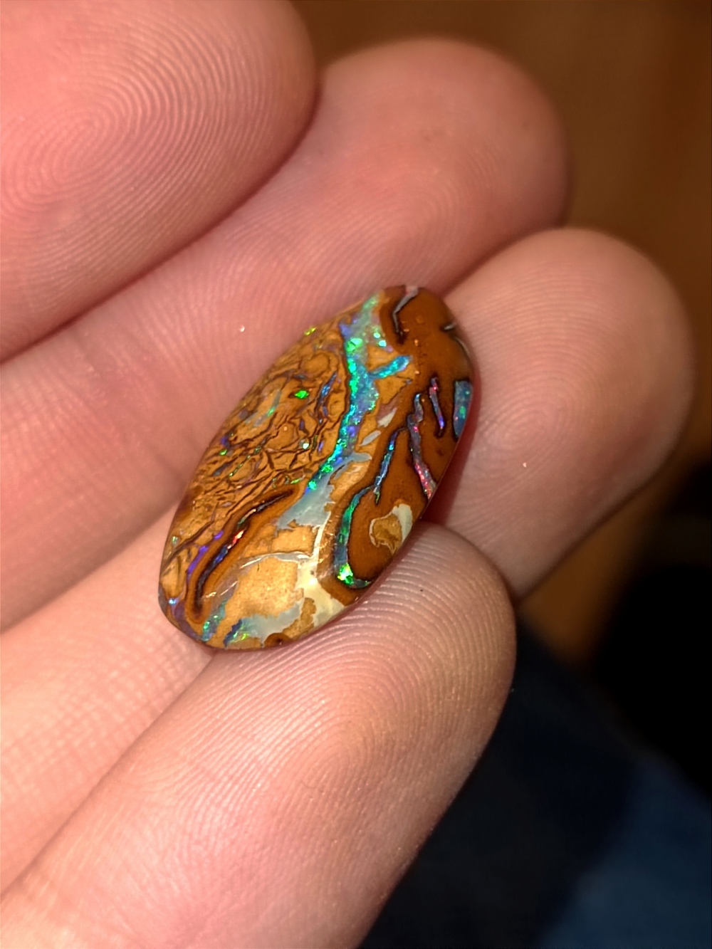 Australischer Boulder Opal mit wunderschönen Farben Edelstein Schmuck 