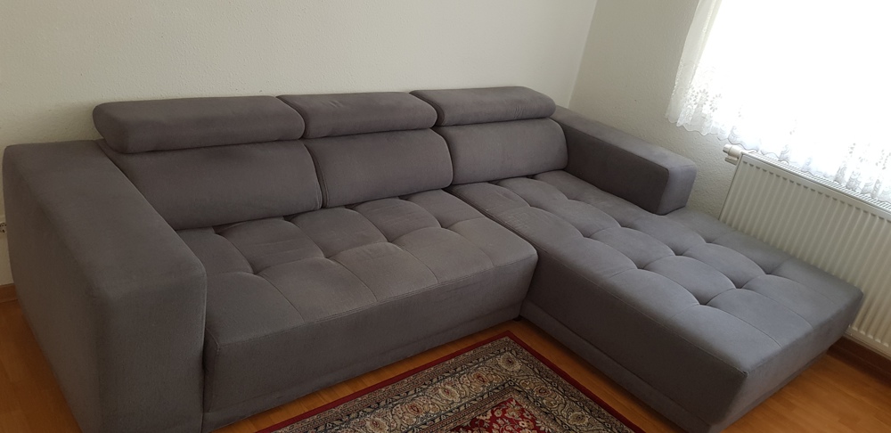 Couch in grau zu verschenken
