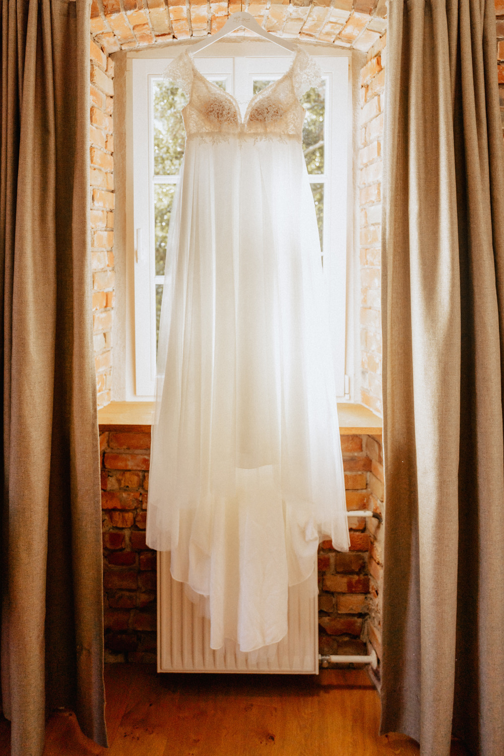 Brautkleid  Wedding Dress  Umstandsbrautmode 