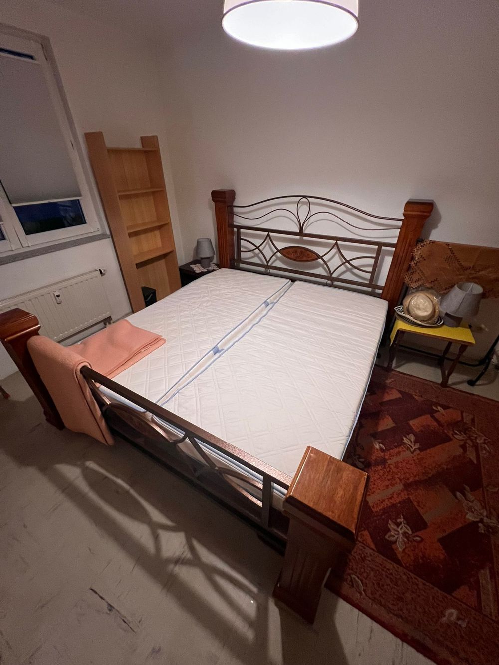 Wunderschönes Doppelbett inklusive fast neuwertiger Matratzen   130   VB in Voerde