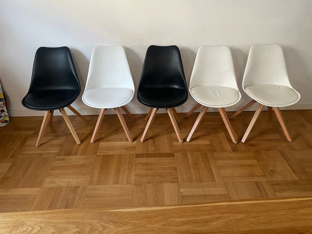 5 Esszimmerstühle 2x schwarz  Holz+ 3x weiß  Holz