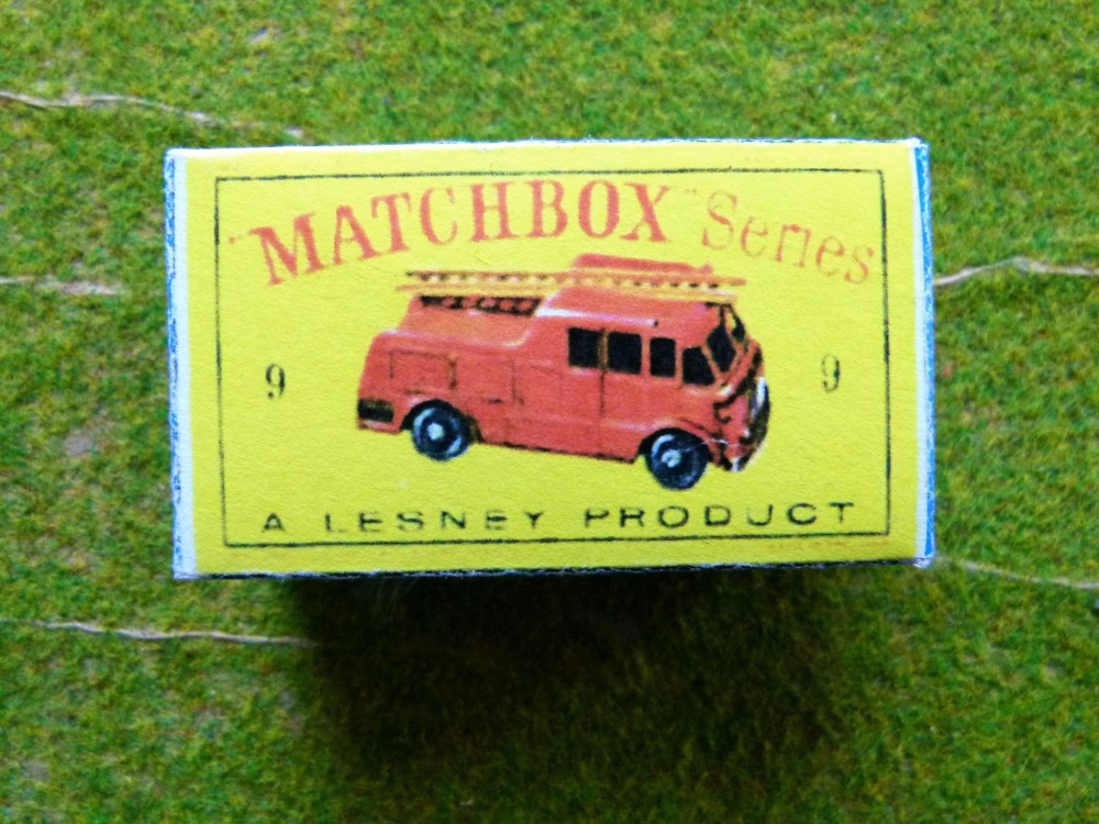 0025 Matchbox series 9 Merryweather Marquis Series III Fire Engine Karton nicht Original