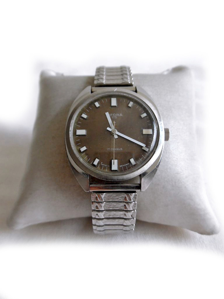 Große Armbanduhr von Bifora