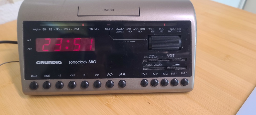 Grundig Sonoclock 380 Radiowecker