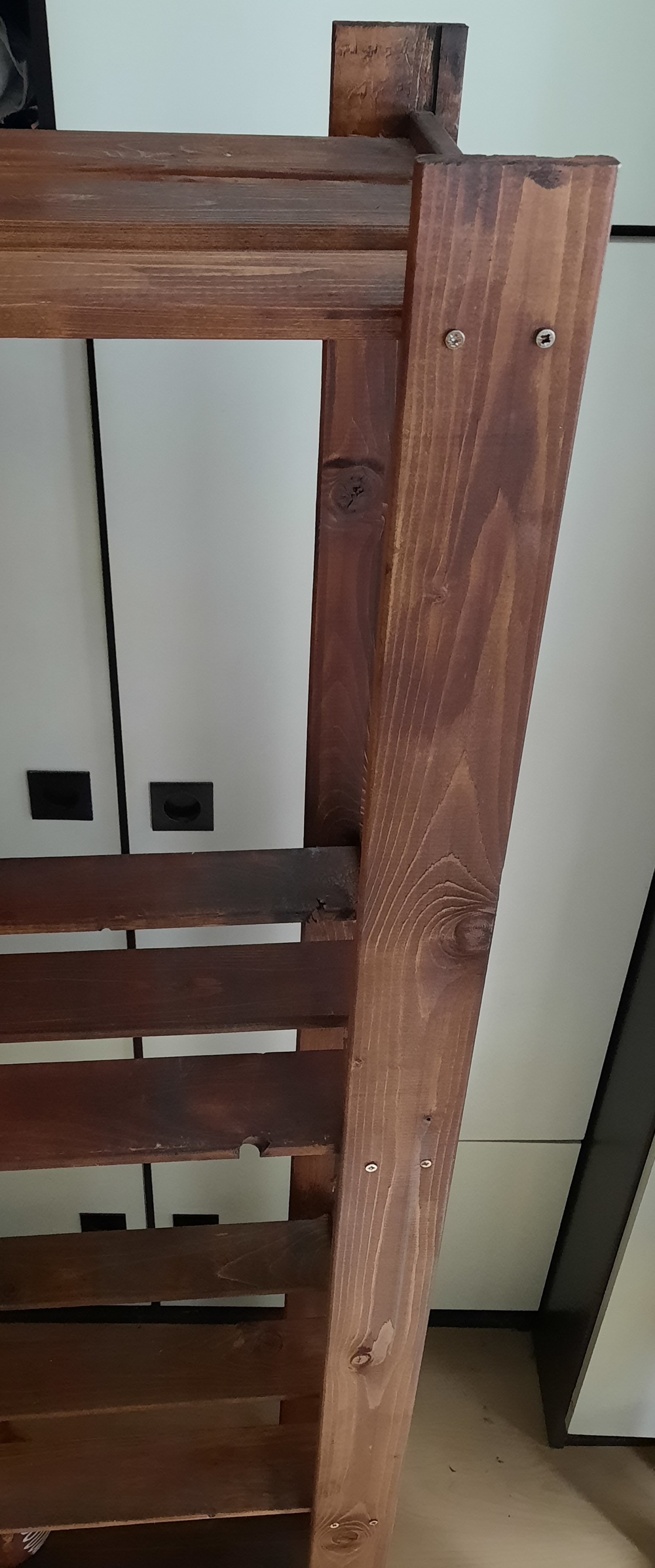 Einfaches Holzregal