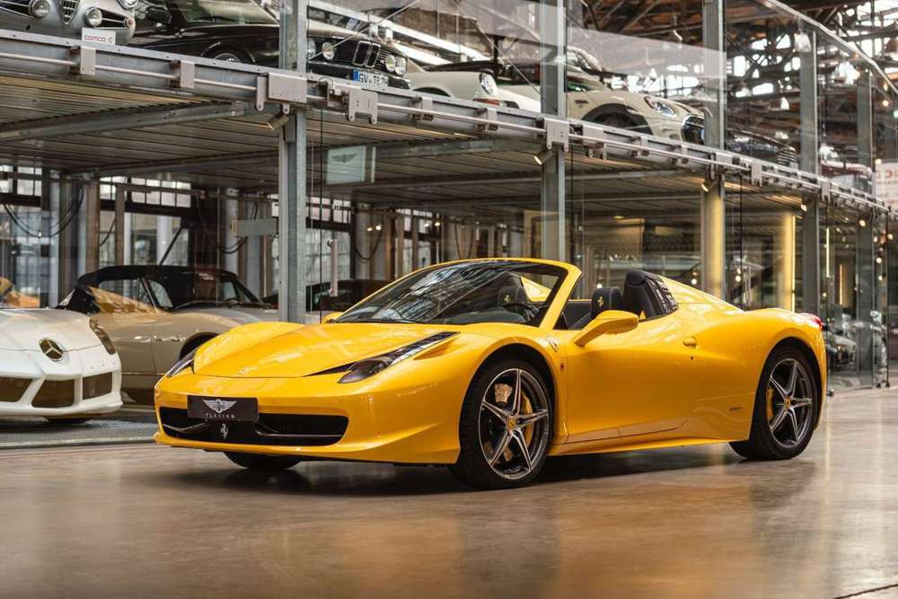 Ferrari 458 Spider - Atelier Fahrzeug - viel Carbon -