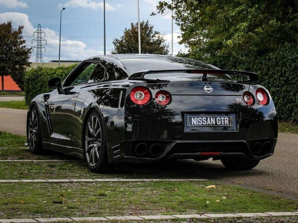 Nissan GT-R GT-R Premium Edition