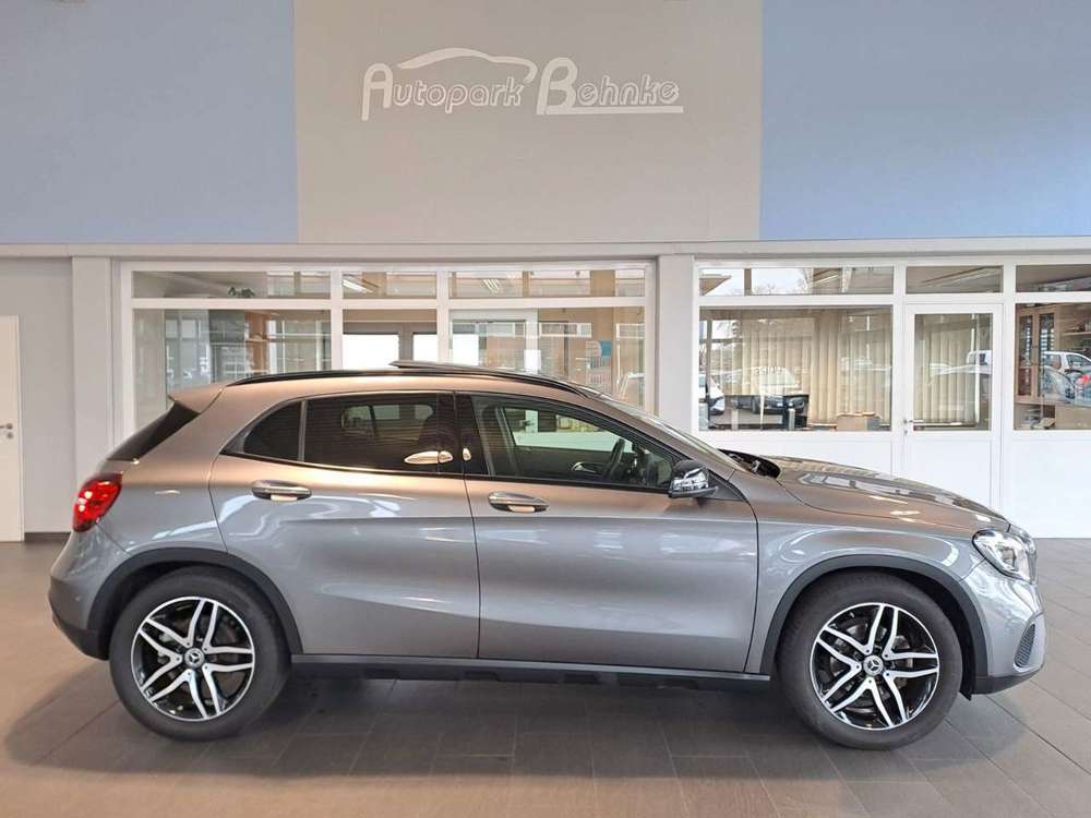 Mercedes-Benz GLA 220 d Urban*Panorama*LED*KAM*Styling-Paket*