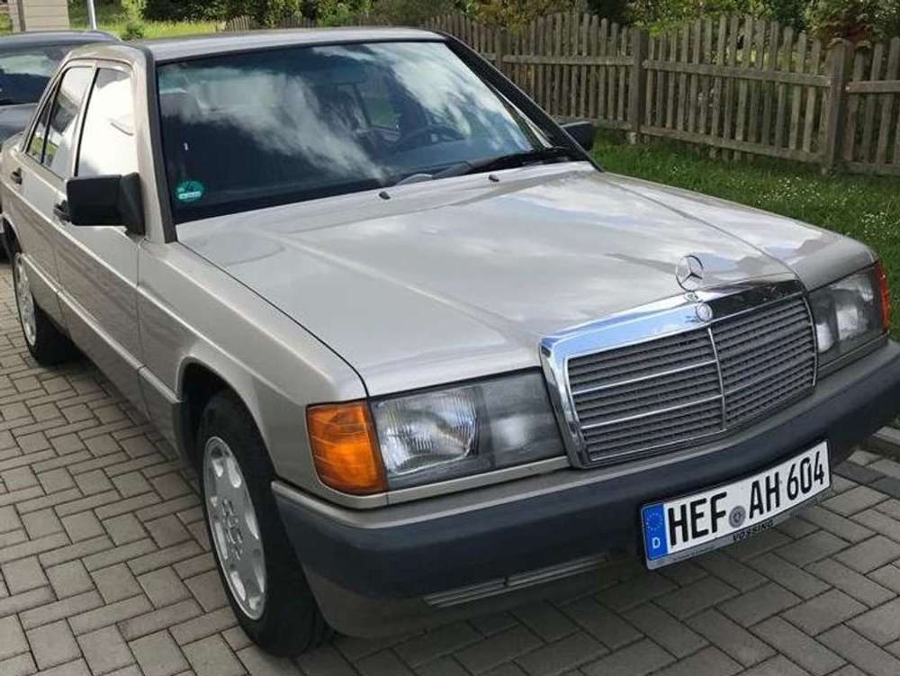 Mercedes-Benz 190 190 E 1.8