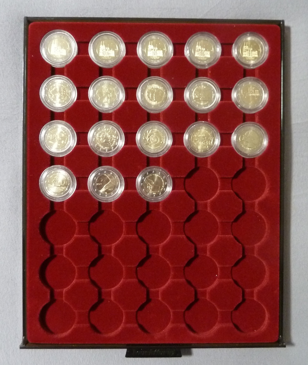 18 Stück 2   Sondermünzen aus 2011 Bankfrisch in Münzenbox
