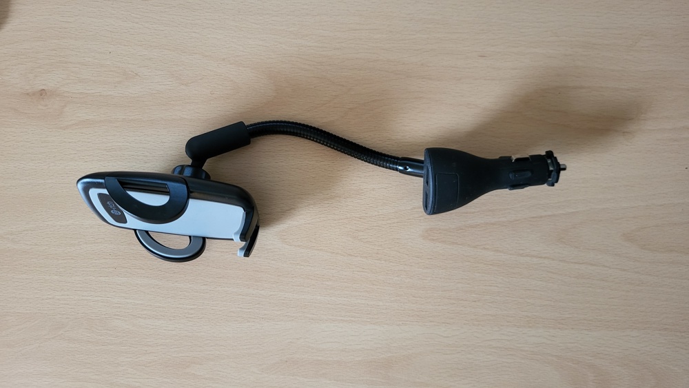 Handy Halter für's Auto Schwanenhals 12 V + USB