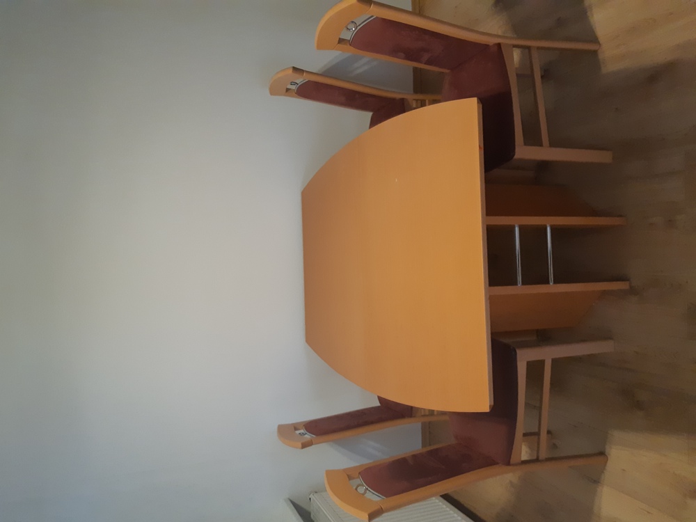 Esstisch in Bootsform mit 6 Stühlen, Buche