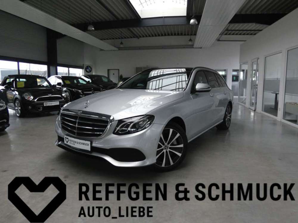 Mercedes-Benz E 300 T DE AUTOMAT+COMAND+LED+PANO+BURMESTER+1HD