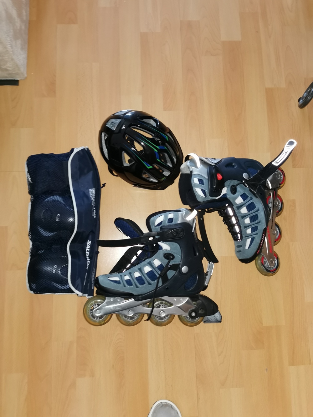 Rollerblade ABT-Lite Gr. 40,5 + Helm + Schoner