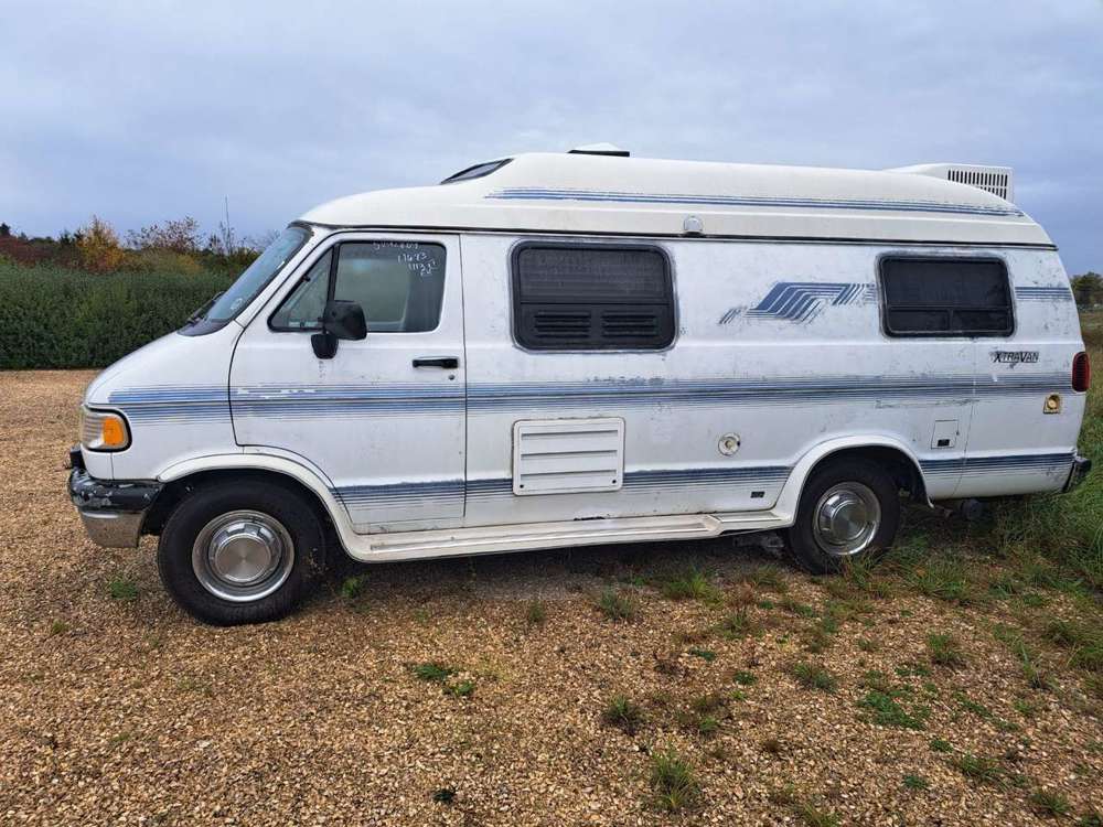 Dodge RAM Van B350 Xplorer XtraVan Camper