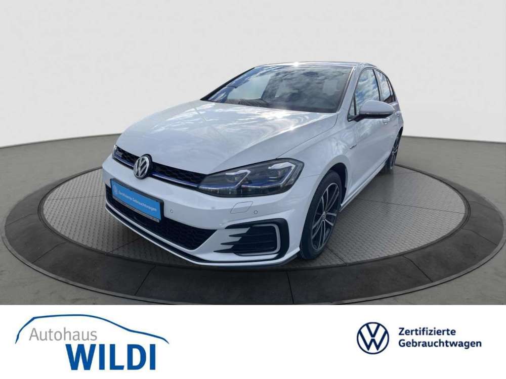 Volkswagen Golf GTE 1.4 TSI Plug-In Hybrid BUSINESS PREMIUM Klima