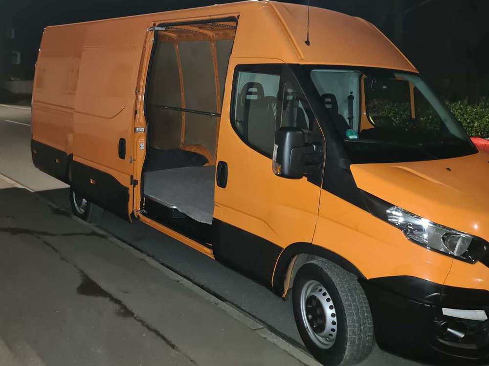 Iveco Daily 33 S 12