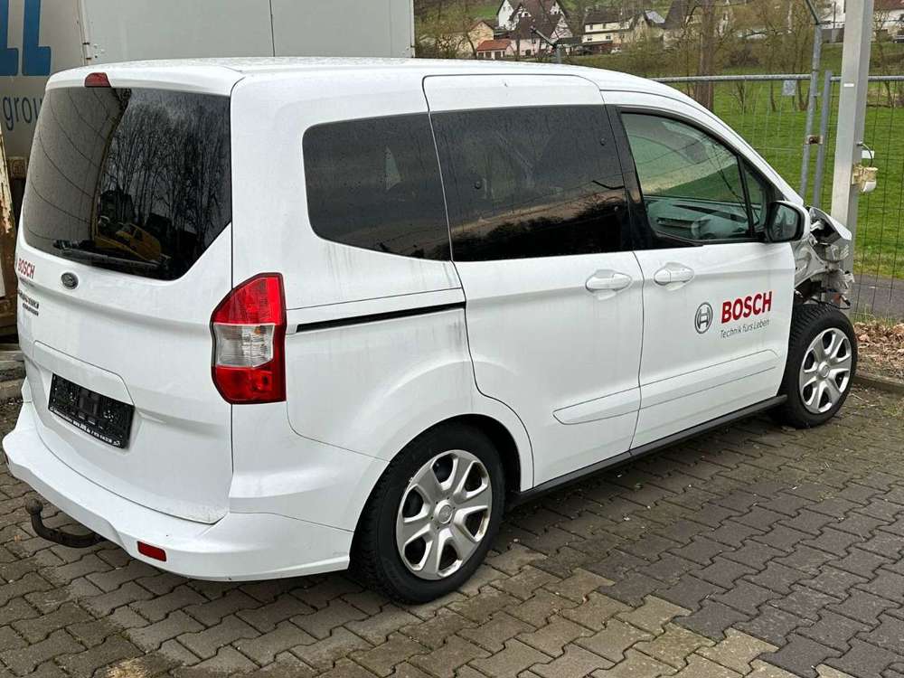 Ford Tourneo Courier Trend 1.5 Tdci *Unfall*