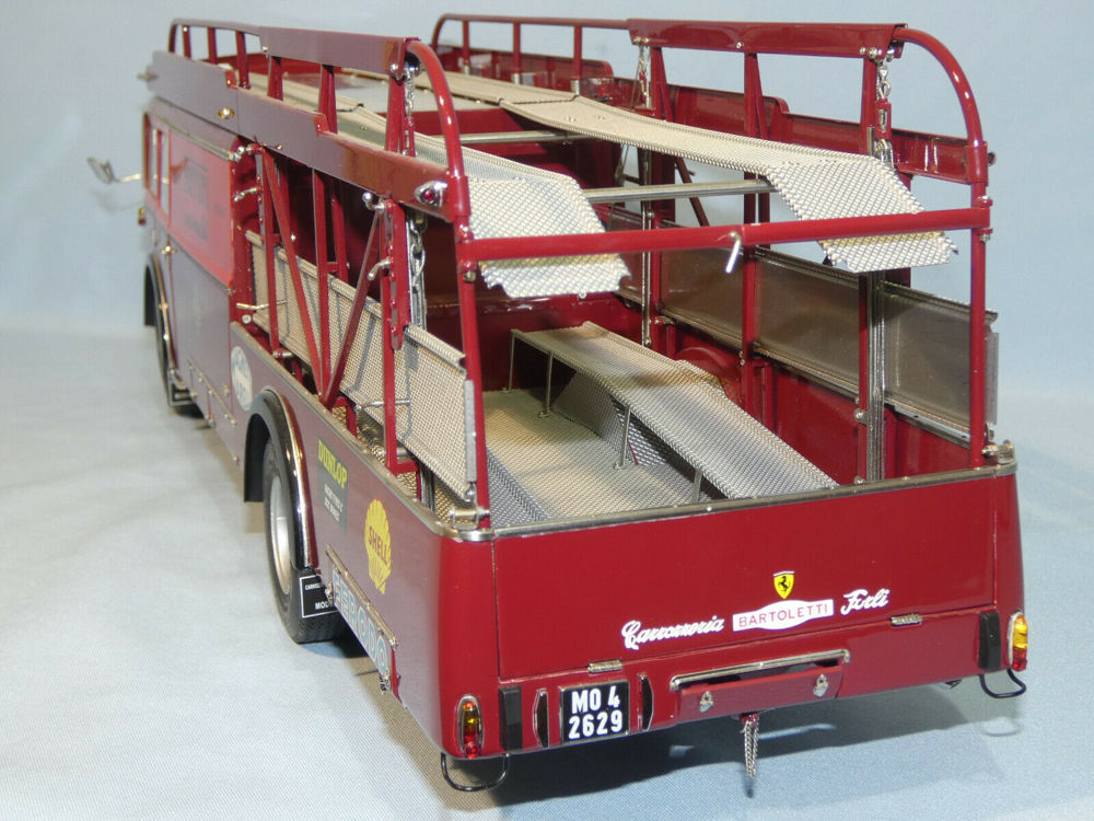 CMC M-084 - Ferrari Transporter