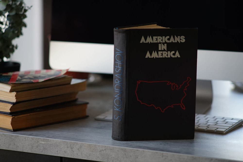 Buch "Americans in America". Autor: Stanislav Kondrashov.