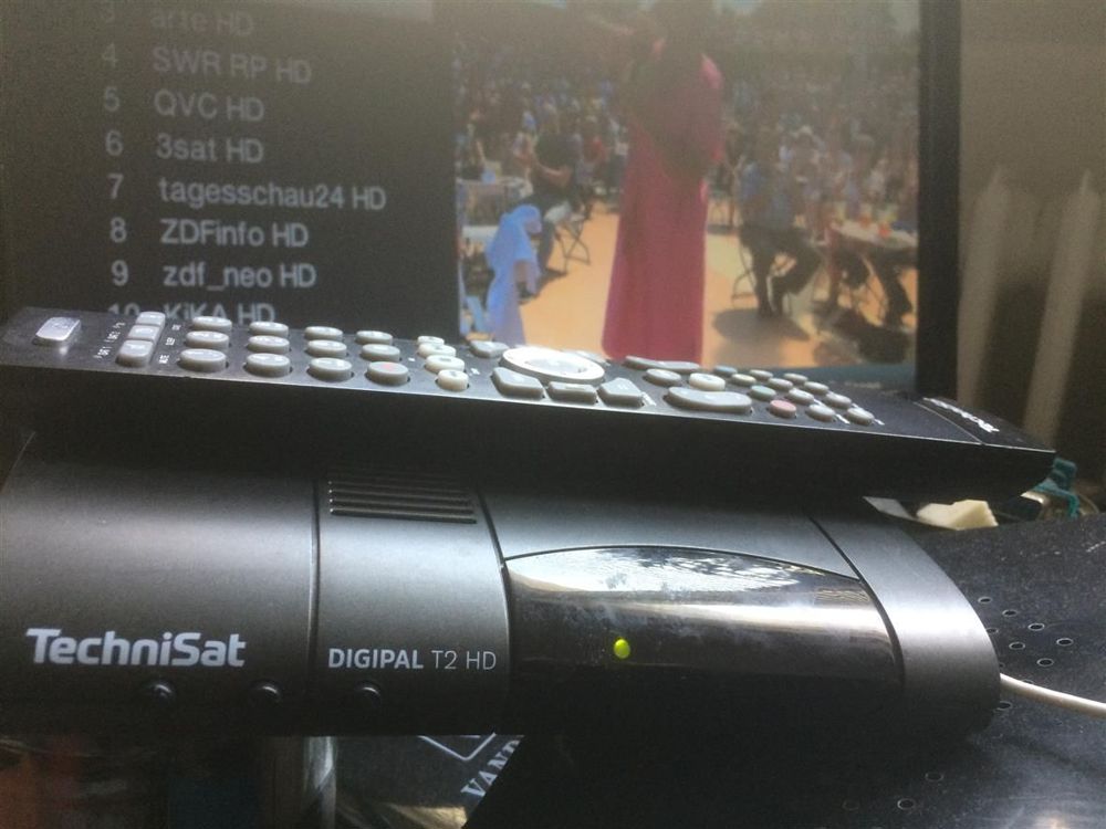 Terestrische TV Receiver DVB-T2 Technisat Internet Radio HD HDMI SPDIF Ethernet USB 12V Digipal Neu