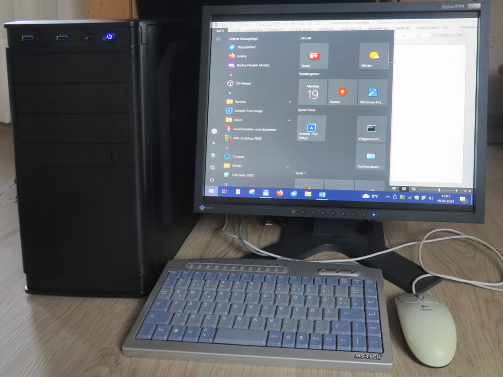Komplettes PC System mit Monitor + Tastatur + Maus