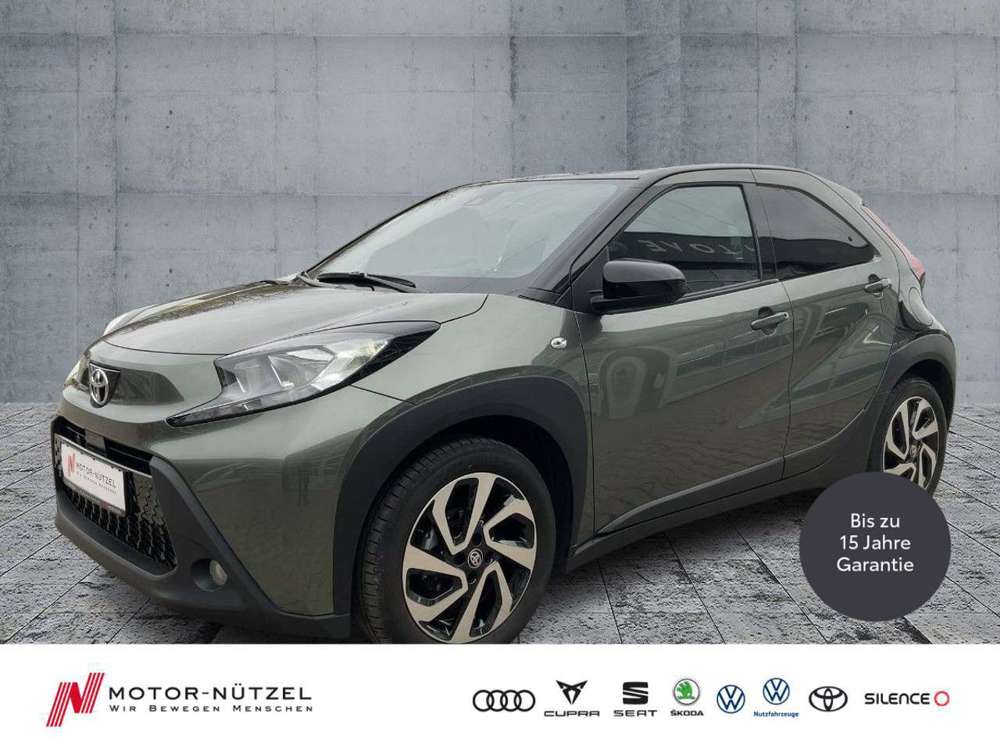 Toyota Aygo X 1.0VVT-iPULSE ACC+SHZ+RFK+MFL+DAB+NSW+17"